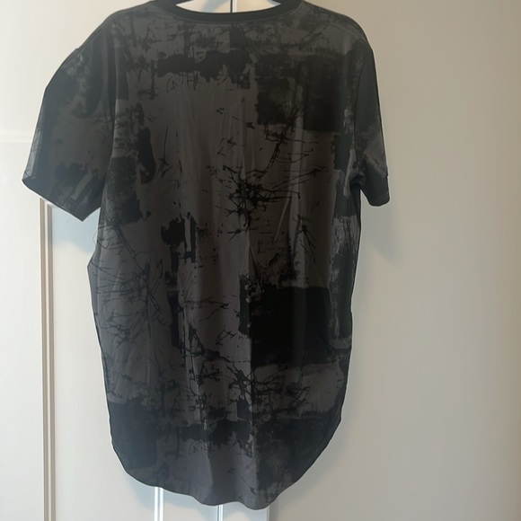 Men’s Black and Gray Patterned Hipster Tshirt. - Picture 5 of 5